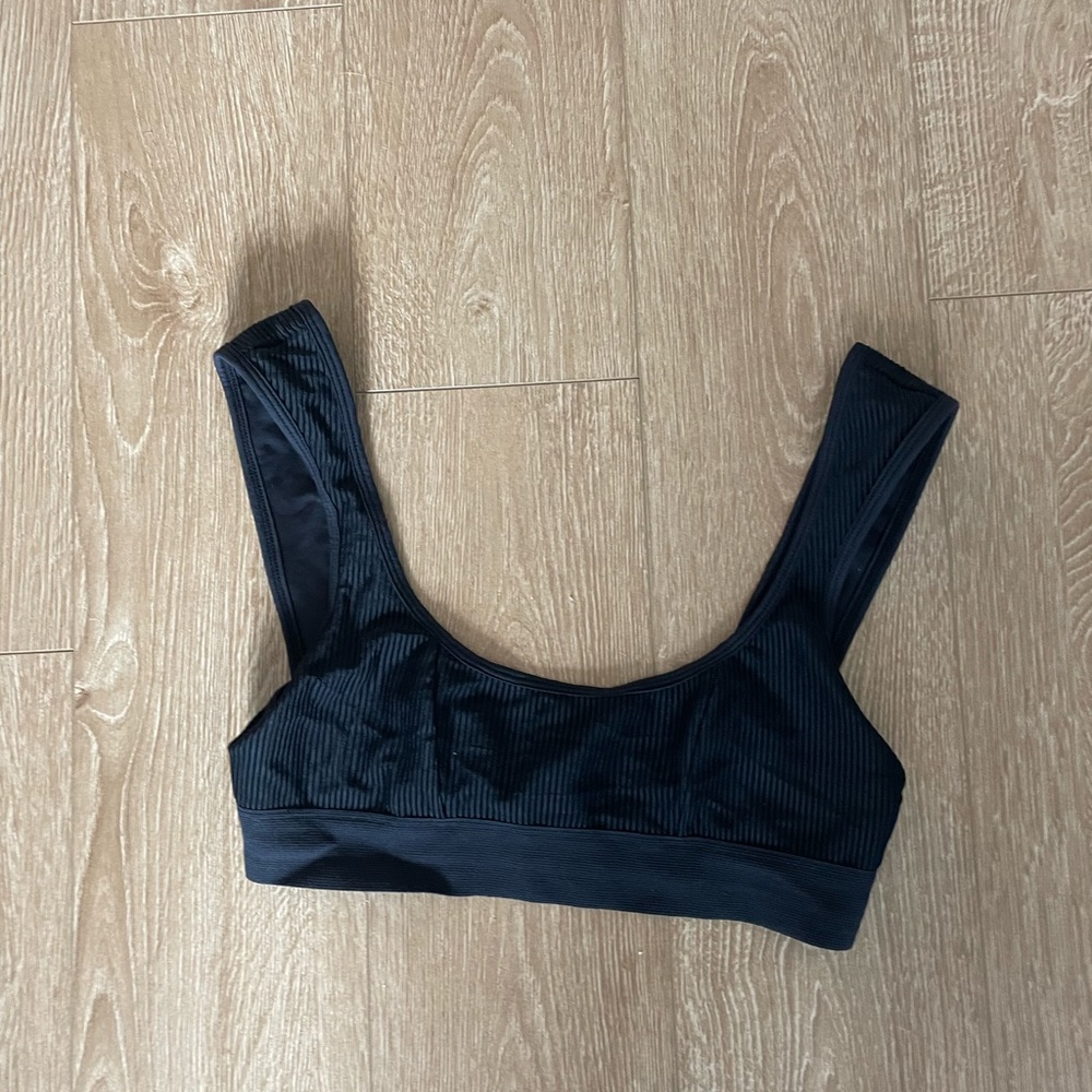 Frankie’s bikinis Drew top ribbed black small square neck